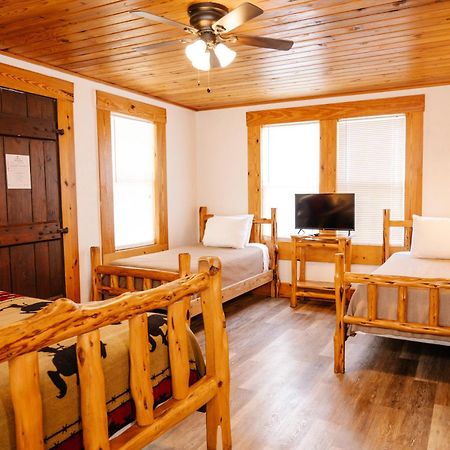 The Vaquero Motel Бандера Номер фото